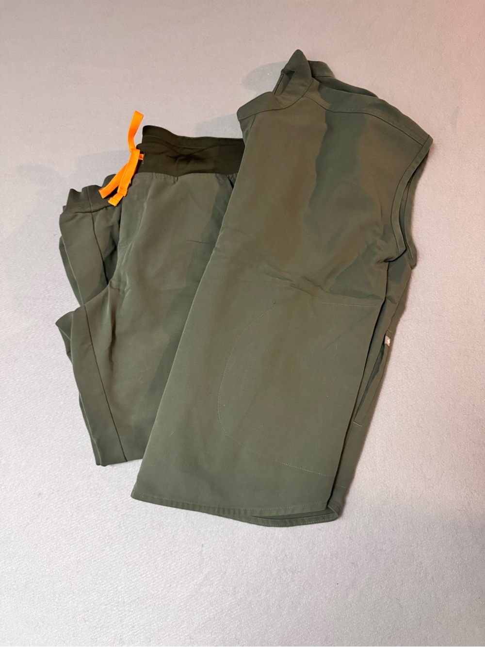 Figs Olive Green Women's Scrub Set Size Large